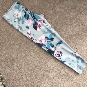 Fabletics Powerhold Blue Floral Print Legging